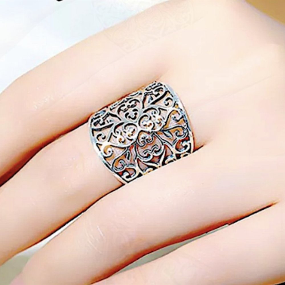 STERLING SILVER FLOWER HOLLOW VINTAGE RING - Picture 7 of 8